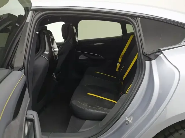 Xiaomi Auto Xiaomi SU7 Ultra 2025 Model Ultra — Фото автомобиля 15