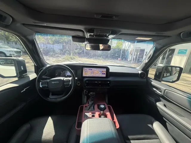 Toyota Prado — Фото автомобиля 6
