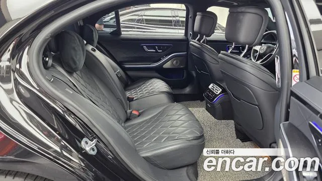 Mercedes-Benz S-Class — Фото автомобиля 12