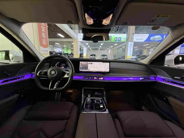 BMW 7 Series — Фото автомобиля 14