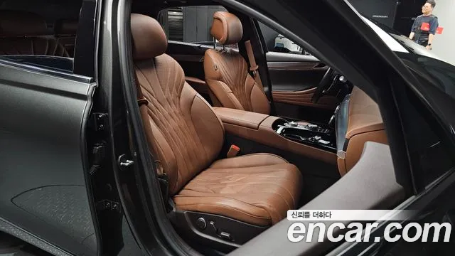 Genesis G80 Бензин 2.5 турбо AWD — Фото автомобиля 8