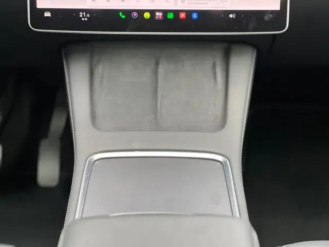Tesla Model Y — Фото автомобиля 13
