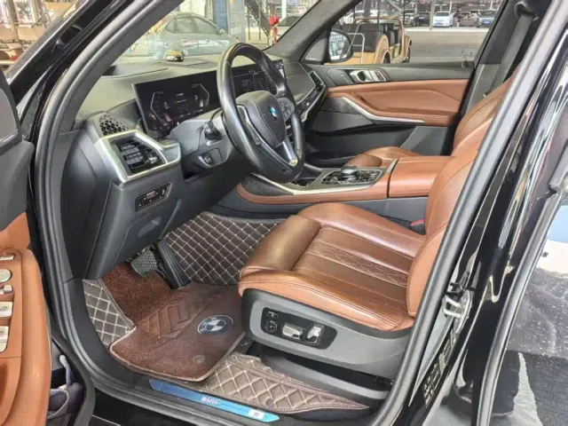 BMW X7 — Фото автомобиля 2