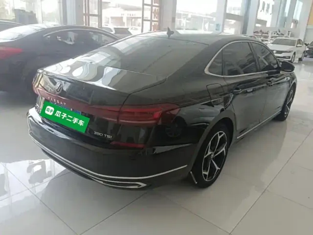 Volkswagen Passat — Фото автомобиля 6