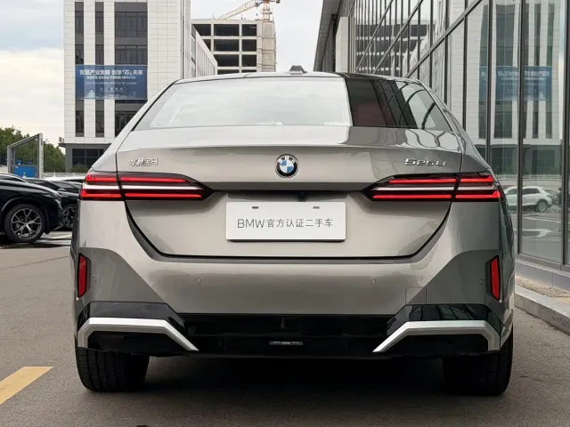 BMW 5 Series — Фото автомобиля 23