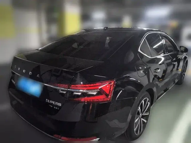 Skoda Superb — Фото автомобиля 6