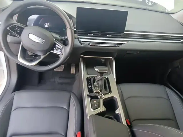Geely Emgrand — Фото автомобиля 9