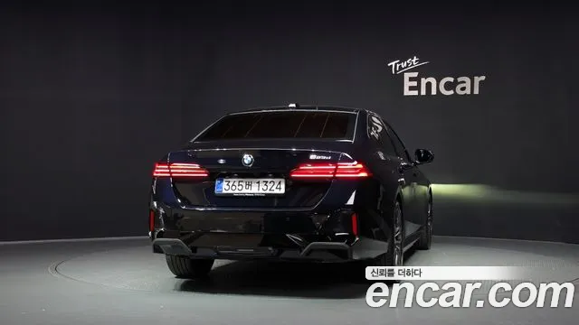 BMW 5 Series G60 — Фото автомобиля 4