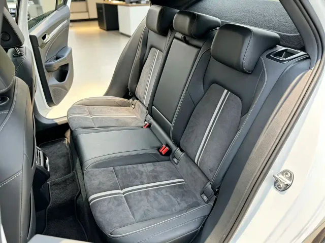 Volkswagen Golf — Фото автомобиля 14