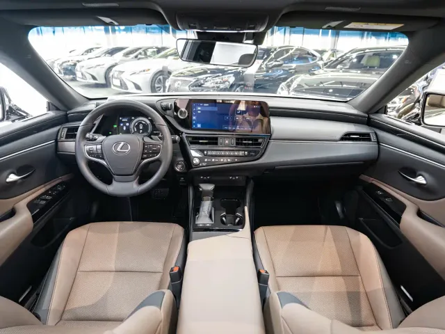 Lexus ES — Фото автомобиля 13