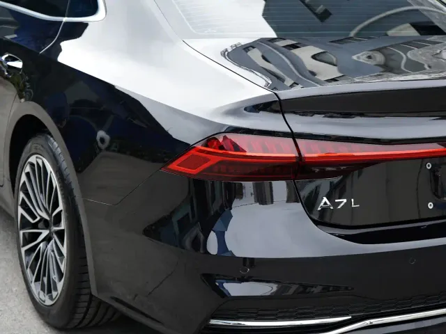 Audi A7L — Фото автомобиля 13