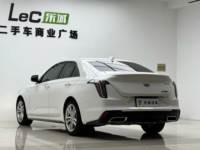 Cadillac CT4 — Фото автомобиля 14