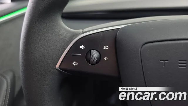 Tesla Model 3 — Фото автомобиля 23