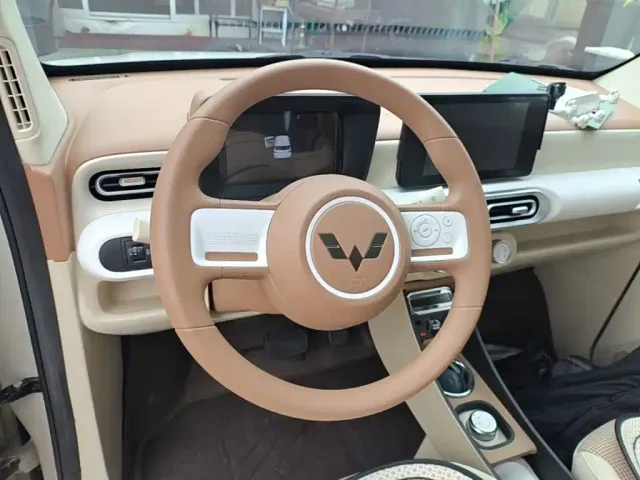 Wuling Hongguang Mini EV — Фото автомобиля 10