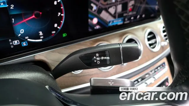 Mercedes-Benz E-Class — Фото автомобиля 9