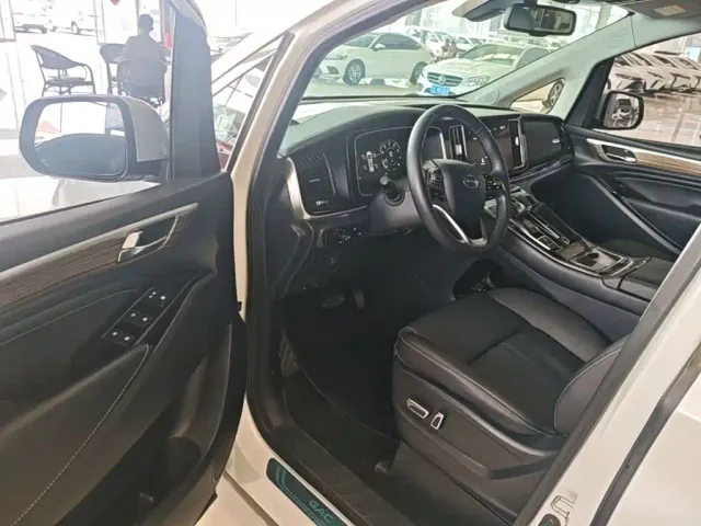 GAC Trumpchi M8 — Фото автомобиля 15