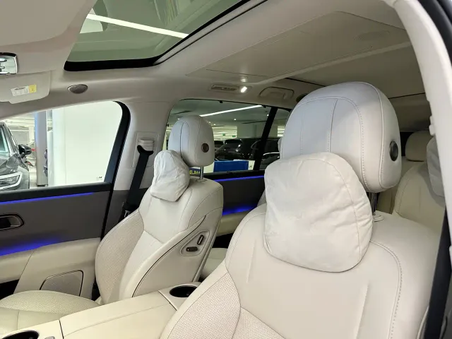 Li Auto i8 — Фото автомобиля 11
