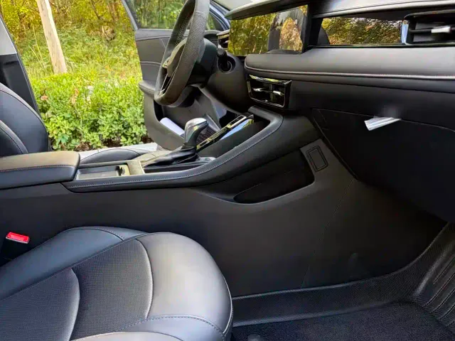 Roewe i5 — Фото автомобиля 9