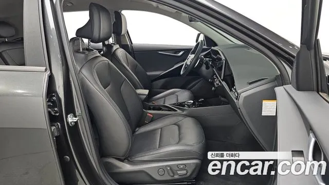 Kia Niro — Фото автомобиля 10