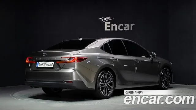 Toyota Camry — Фото автомобиля 2