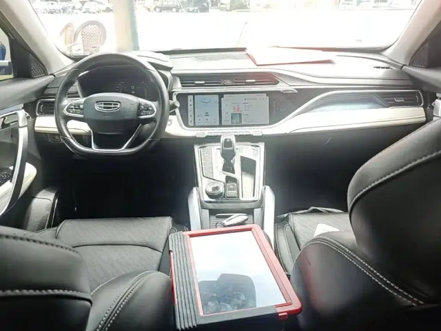 Geely Boyue — Фото автомобиля 5
