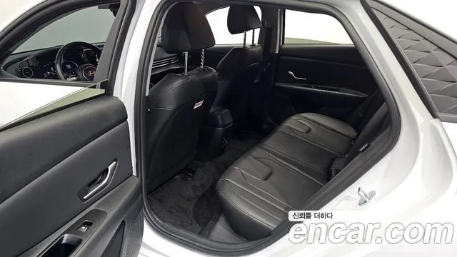 Hyundai AVANTE Новый Avante (CN7) — Фото автомобиля 12