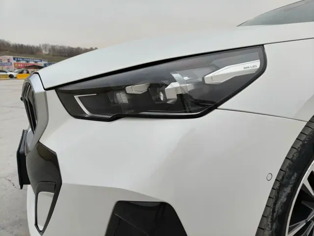 BMW 5 Series — Фото автомобиля 21
