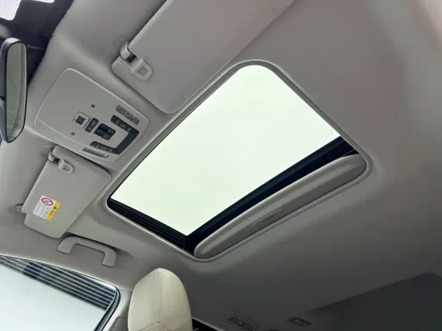 Toyota Sienna — Фото автомобиля 17
