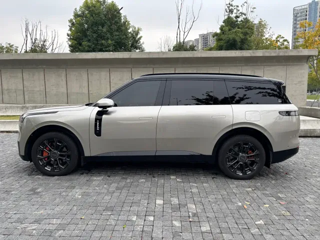 Lynk & Co 900 — Фото автомобиля 8