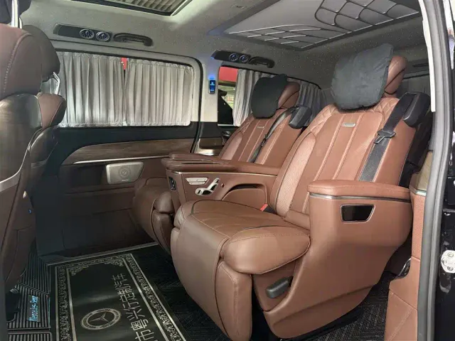 Mercedes-Benz V-Class — Фото автомобиля 16