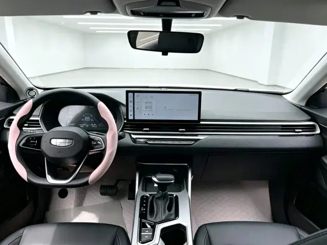 Geely Emgrand — Фото автомобиля 4