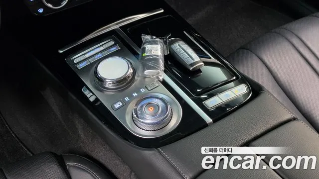 Фотография автомобиля — Genesis G80 Electrified G80 (RG3) e-AWD