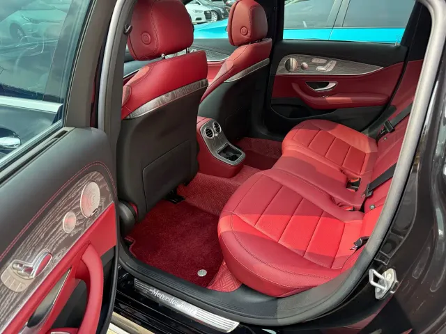 Mercedes-Benz E-Class — Фото автомобиля 8