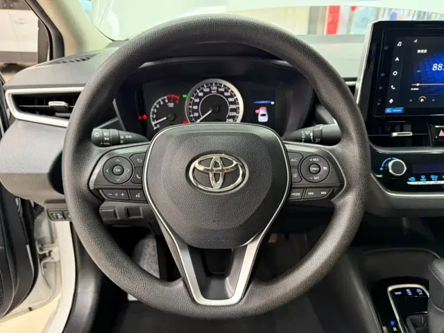 Toyota Corolla — Фото автомобиля 11