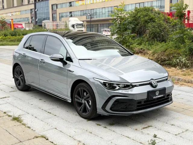 Volkswagen Golf — Фото автомобиля 3