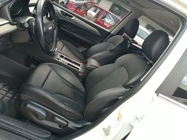 Haval M6 — Фото автомобиля 14