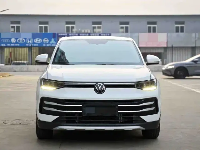Фотография автомобиля — Volkswagen Tharu