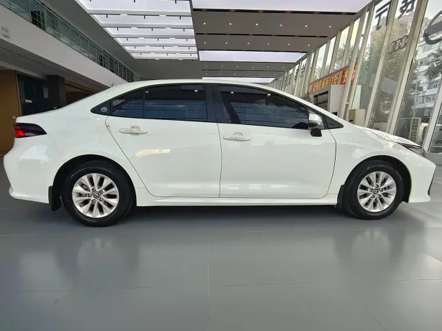 Toyota Corolla — Фото автомобиля 9