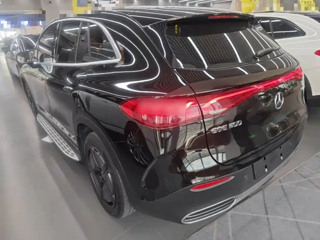 Mercedes-Benz EQE SUV — Фото автомобиля 4