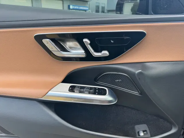 Mercedes-Benz E-Class — Фото автомобиля 20