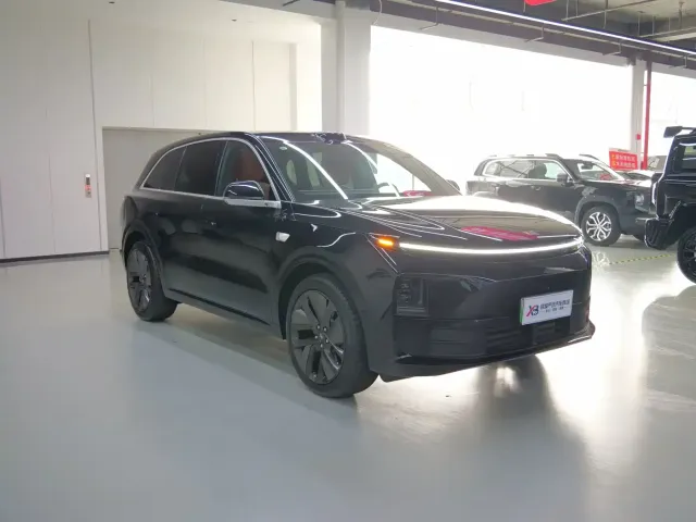 Li Auto L6 — Фото автомобиля 3