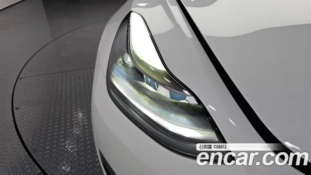 Tesla Model 3 — Фото автомобиля 6