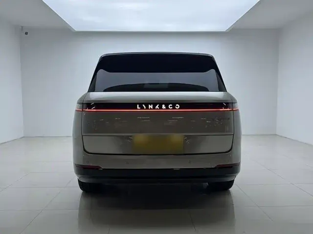 Lynk & Co 900 — Фото автомобиля 9