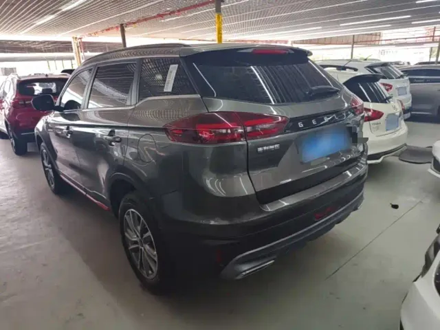 Geely Boyue — Фото автомобиля 4
