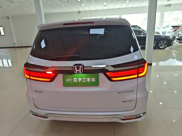 Honda Elysion — Фото автомобиля 5