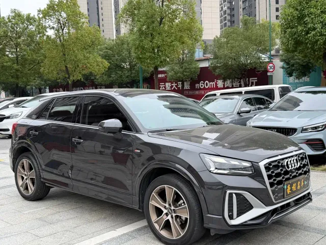 Audi Q2L — Фото автомобиля 3