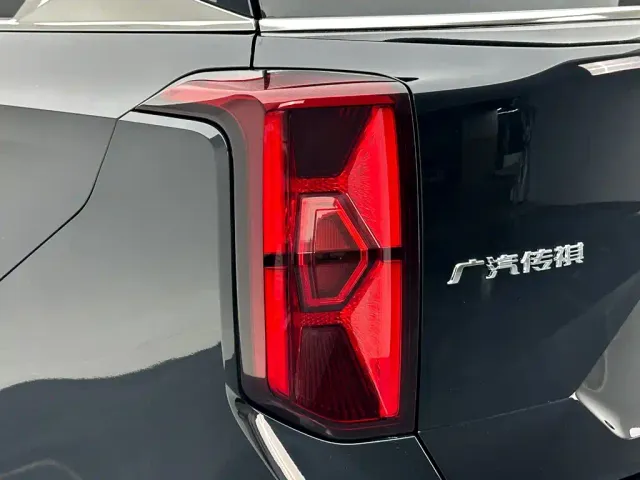 GAC Trumpchi GS8 — Фото автомобиля 27
