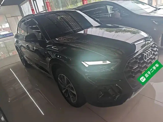Audi Q5L — Фото автомобиля 3