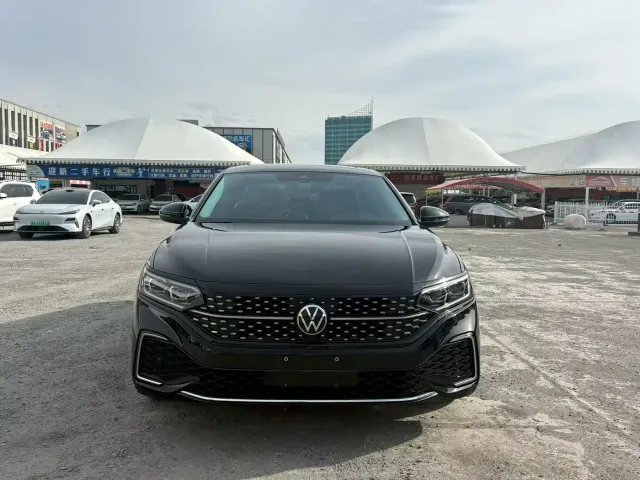 Volkswagen Passat — Фото автомобиля 2