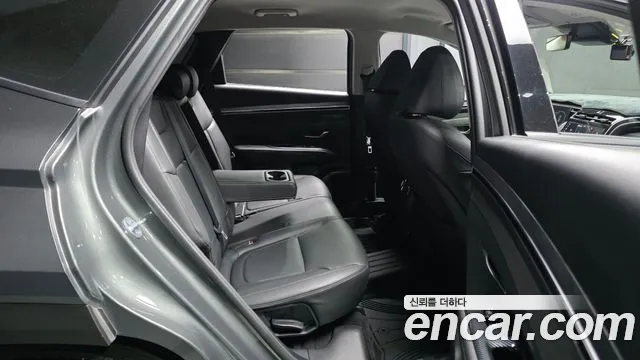 Hyundai Tucson Tucson (NX4) Бензин 1.6 турбо 2WD — Фото автомобиля 12